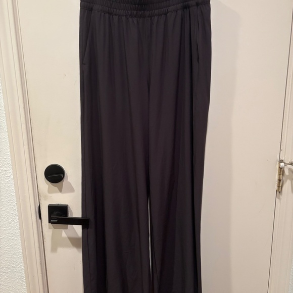 Vuori Villa wide leg pant - Picture 2 of 4